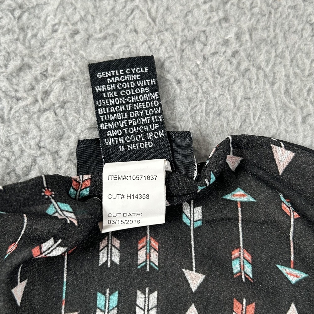Torrid Shirt Womens 2 Black Arrow Print Sleeveless Sheer Split Back Top - Picture 4 of 15